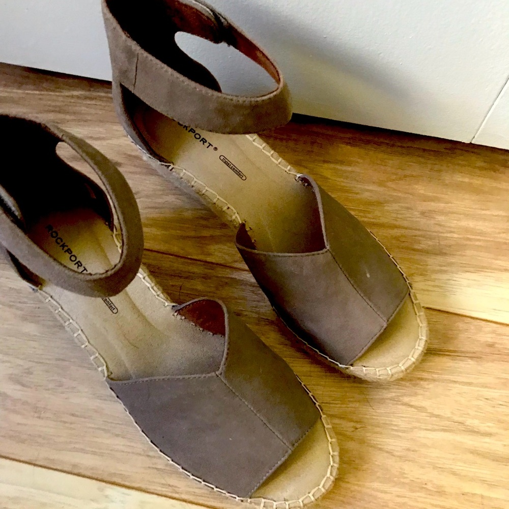 Wedge shoes. Color grey. Worn twice. Size 9